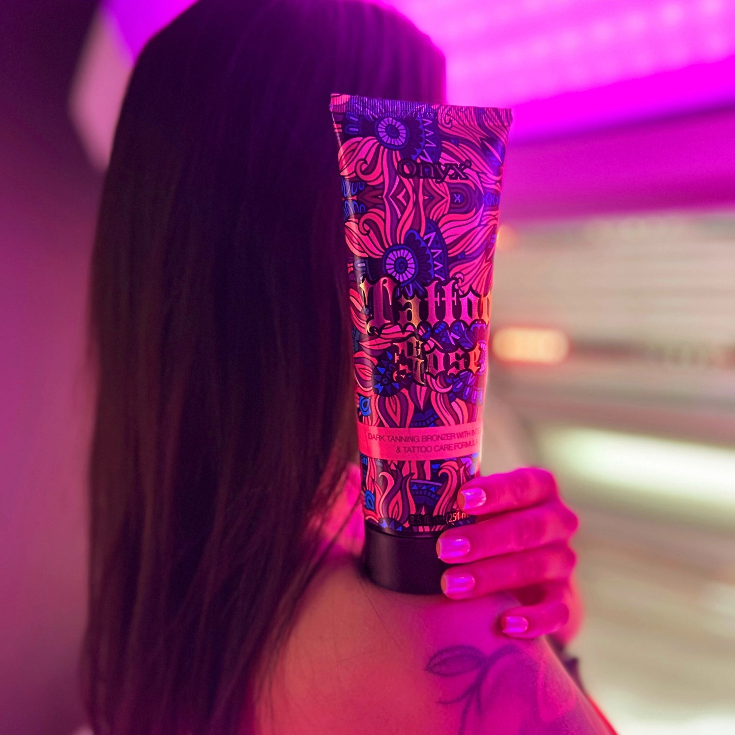 Onyx Tattoo Rose bronzing tanning lotion for tattooed skin, made in Europe, ideal for tanning beds and natural tan