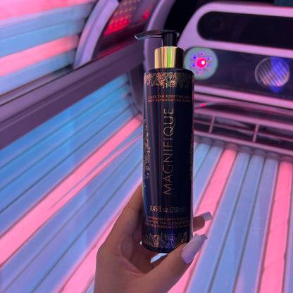 Close-up of Onyx Magnifique Tanning Lotion in front of a sunbed, enhancing UV tanning results.