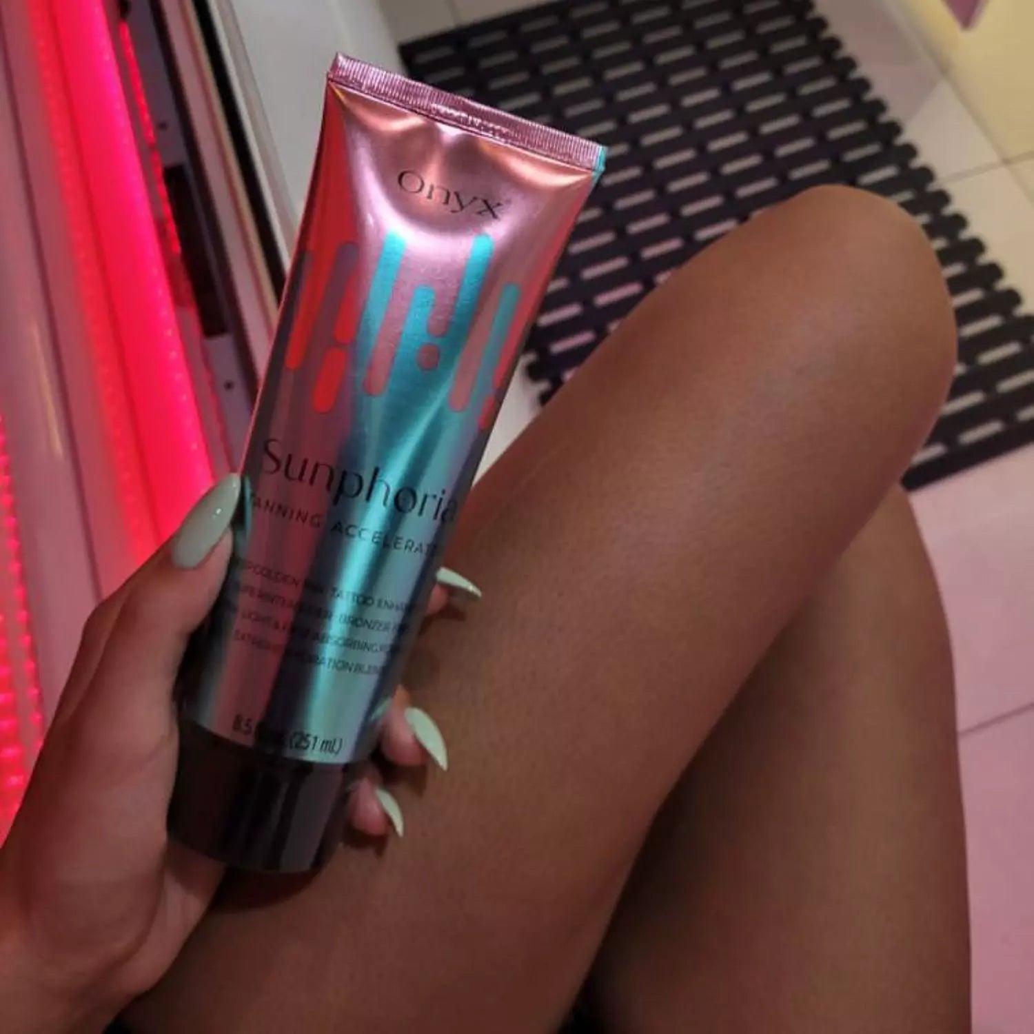 Sunphoria tanning lotion for indoor tanning beds